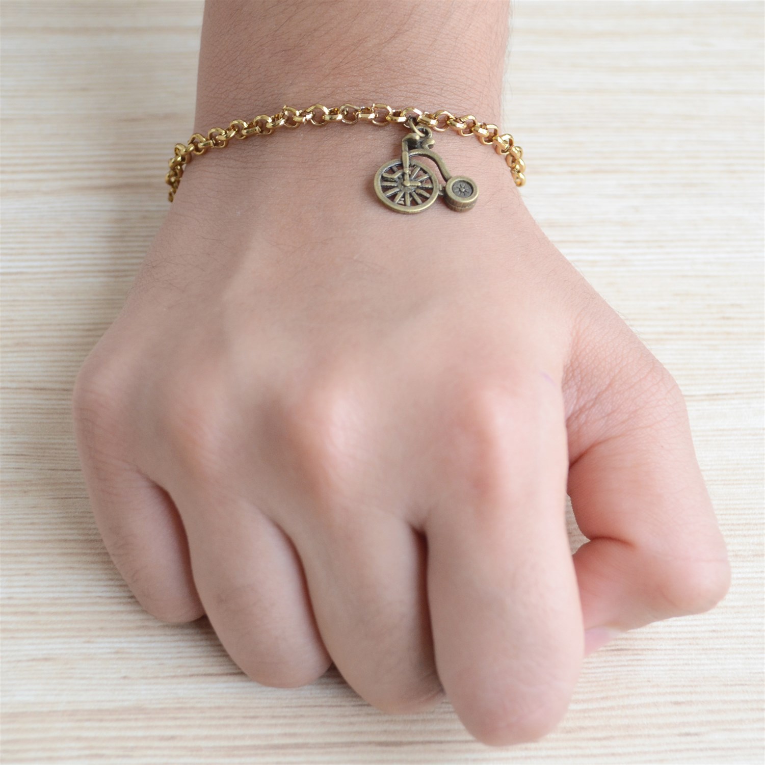 Send Lovely Forever Friends Bracelet Gift Online, Rs.799 | FlowerAura