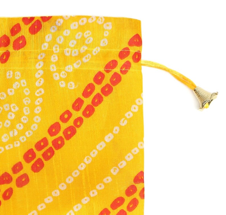 Satvik Ambi Potli Big Size Designer Potli, Dry Fruit Diwali Gift Packaging  Bag Handmade Premium Fabric With Random Design Indian Housewarming Return  Gift Items Bulk (SET OF 6) : Amazon.in: Shoes &